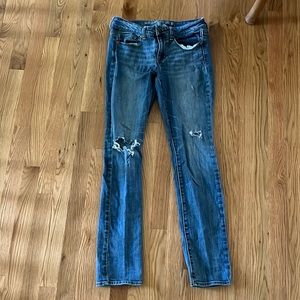 American Eagle Outfitters Skinny Stretchy Distressed Blue Jeans Size 8